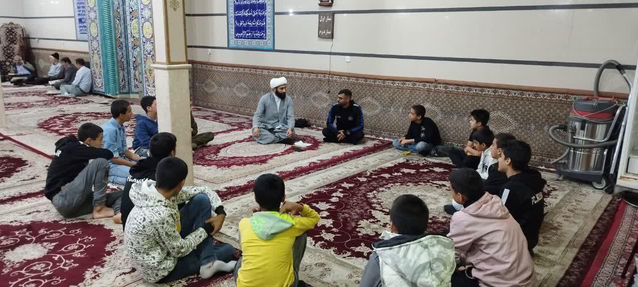 گزارش تصویری | جلسه تربیتی مجموعه فرهنگی ورزشی کوثر