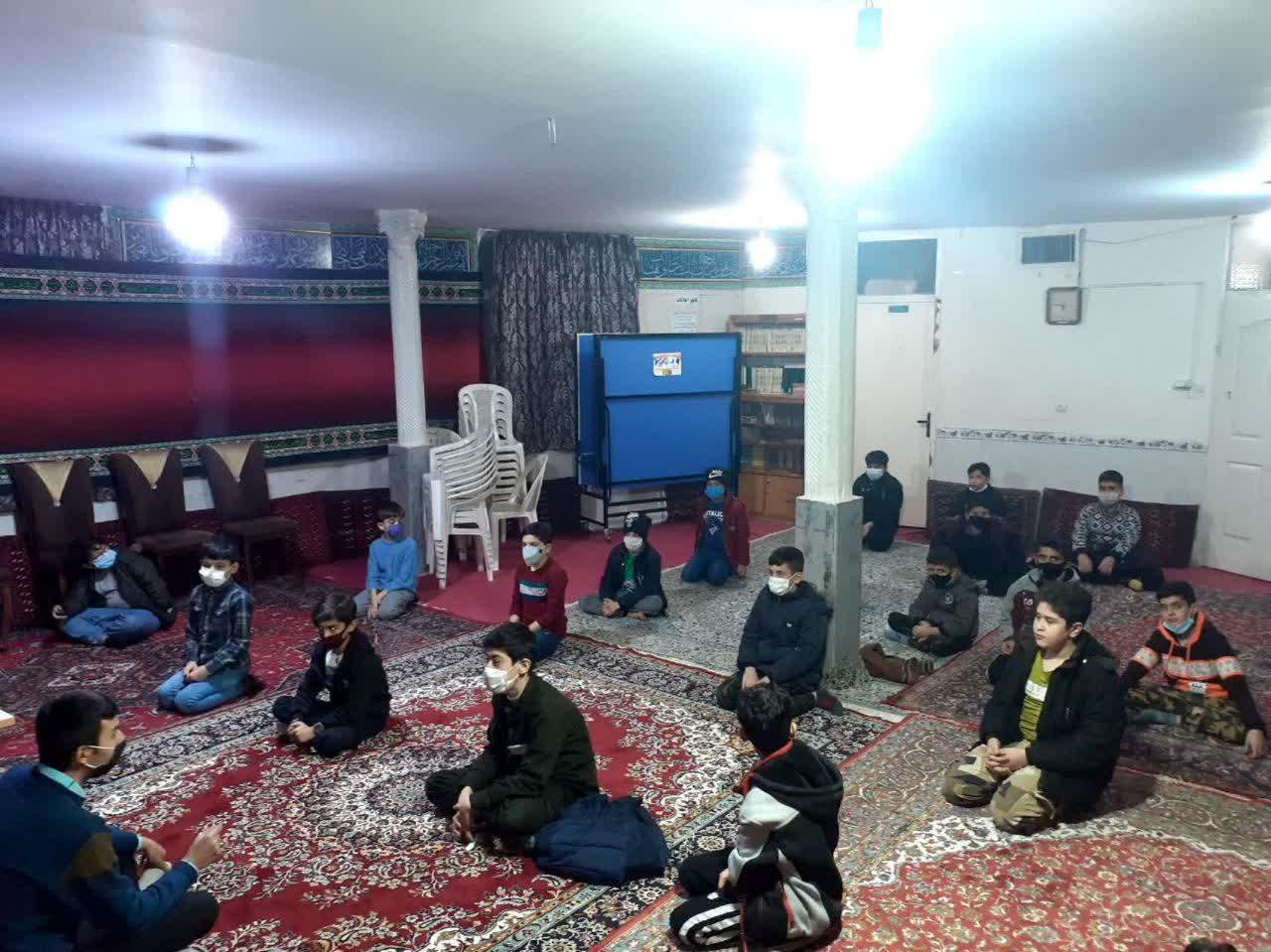 گزارش تصویری | حلقه صالحین نوجوانان با موضوع شهادت حضرت زهرا(س) و سالگرد شهادت حاج قاسم سلیمانی